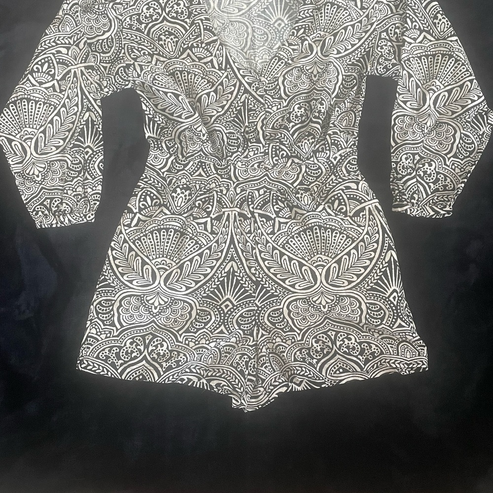VENUS Cream Linen Fitted Ruched 3/4 Sleeve